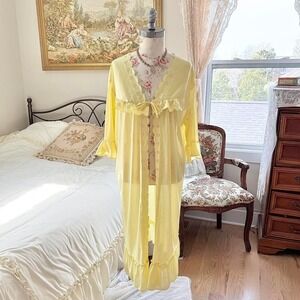 70s yellow robe  70s yellow robe Nines size small